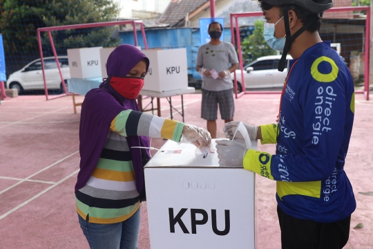 TPS Bernuansa Hobi Bersepeda dan Mobil Mini Hiasi Pemilihan Suara di Tangsel