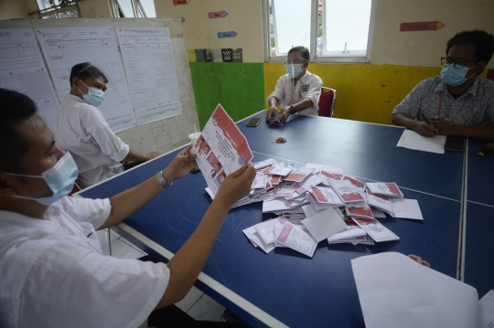 Penghitungan Suara Pilkada Tangsel 2020