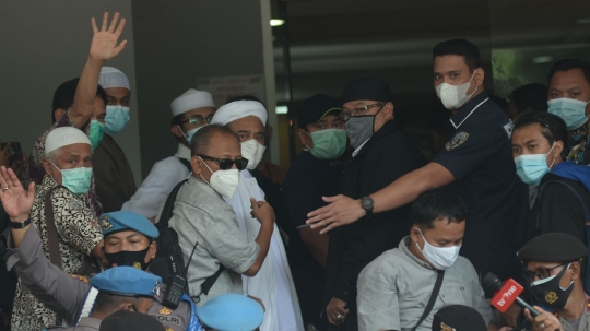 Penuhi Panggilan, Habib Rizieq Tiba di Polda Metro Jaya