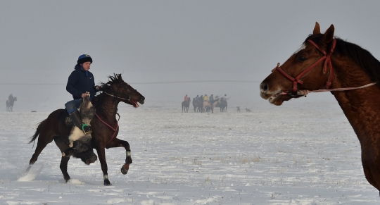 Keseruan Kok-Boru, Olahraga Berkuda Tradisional dari Kirgistan