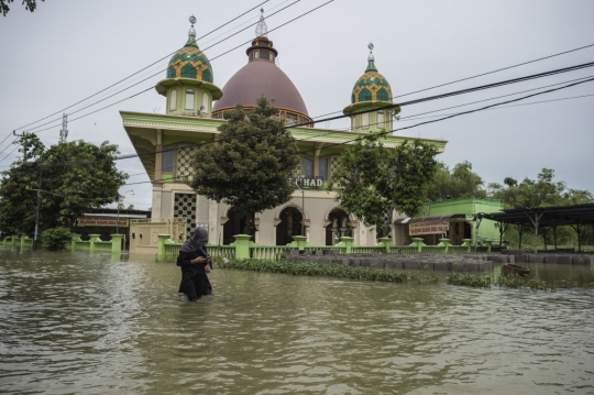 Banjir Rendam Puluhan Desa di Gresik