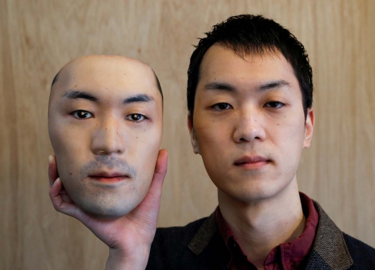 Super Realistik, Pria Jepang Bikin Topeng Mirip Wajah Asli