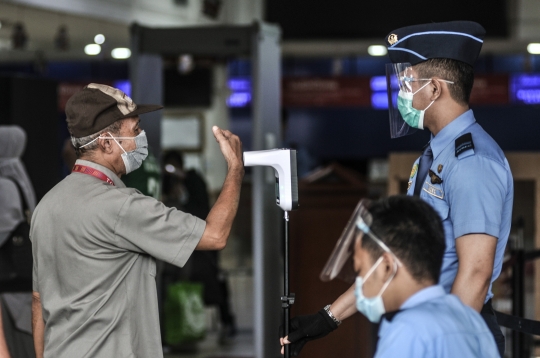 Mulai Besok, Penumpang Pesawat Wajib Swab Antigen Sebelum Keluar Masuk Jakarta