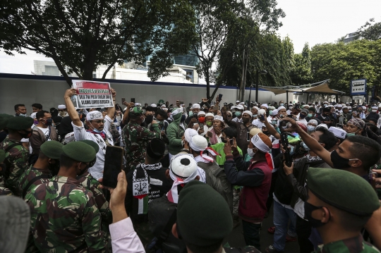 Pasukan TNI Halau Aksi 1812 di Istana