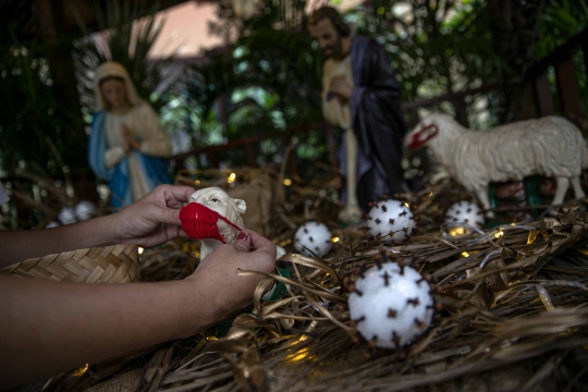 Uniknya Dekorasi Ornamen Natal Bernuansa Pandemi