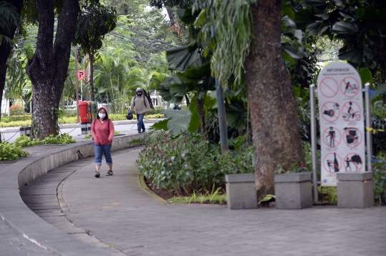 Taman Suropati Masih Ditutup