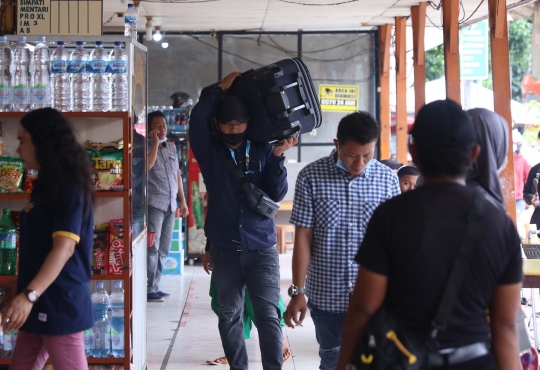 Jelang Libur Nataru, Terminal Kalideres Mulai Didatangi Pemudik