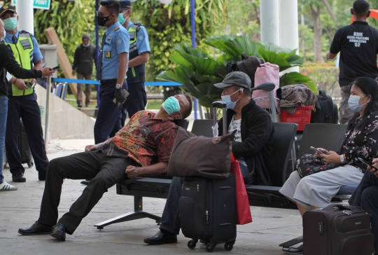 Antrean Rapid Test Antigen Mengular di Bandara Soekarno-Hatta