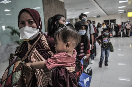 Pemeriksaan Surat Rapid Test bagi Penumpang Kapal