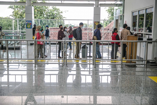 Jelang Libur Nataru, DKI Jakarta Batasi Jam Operasional KRL