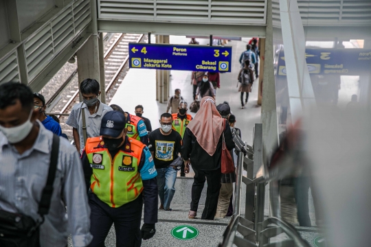 Jelang Libur Nataru, DKI Jakarta Batasi Jam Operasional KRL