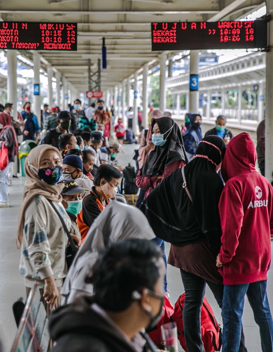 Jelang Libur Nataru, DKI Jakarta Batasi Jam Operasional KRL