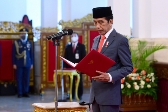 Presiden Jokowi Lantik Enam Menteri Baru di Istana