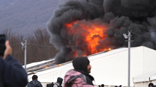 Kamp Penampungan Imigran di Bosnia Terbakar