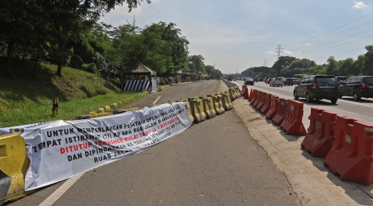 Suasana Rest Area KM 50A Tol Cikampek yang Ditutup Permanen