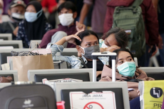 Suasana Stasiun Pasar Senen saat Masa Libur Natal