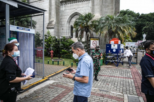 Suasana Katedral Jakarta Jelang Misa Malam Natal