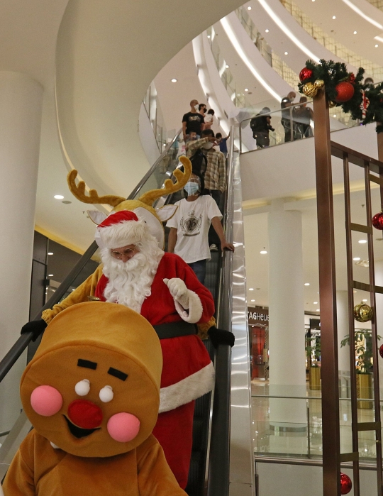 Suasana Hari Natal di Senayan City Mall Saat Pandemi