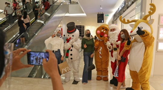 Suasana Hari Natal di Senayan City Mall Saat Pandemi