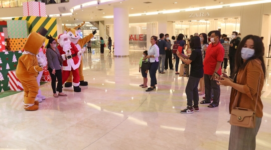 Suasana Hari Natal di Senayan City Mall Saat Pandemi