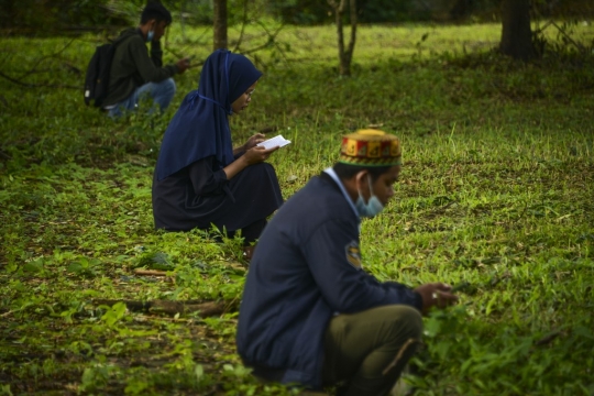 Memanjatkan Doa untuk Korban Tsunami Aceh