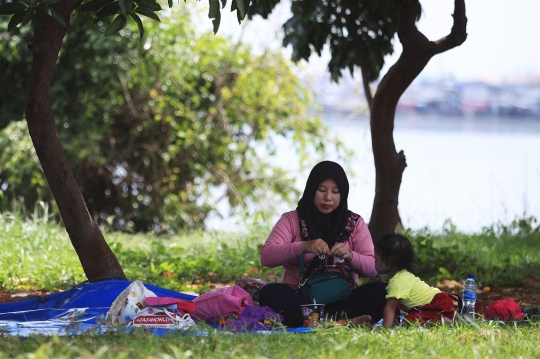 Mengabaikan Protokol Kesehatan di Taman Waduk Pluit