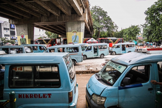 Meninjau Proyek Penataan Stasiun Tebet