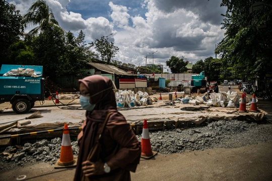 Meninjau Proyek Penataan Stasiun Tebet