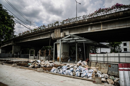 Meninjau Proyek Penataan Stasiun Tebet