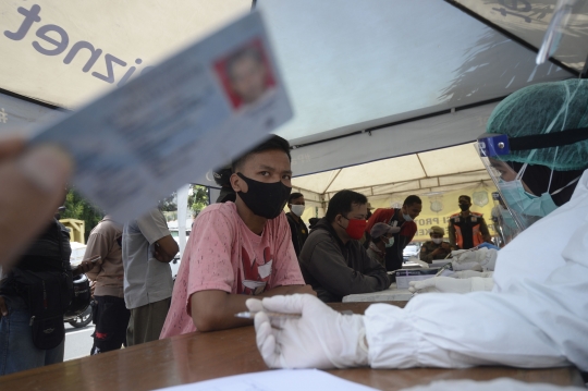 Razia dan Rapid Test Antigen Gratis di Jakarta