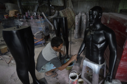 Melihat Pembuatan Patung Manekin