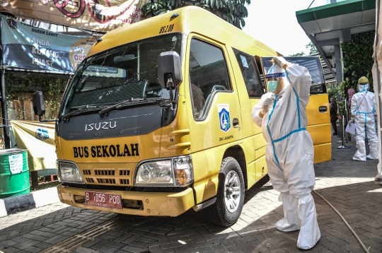 Bus Sekolah Jadi Armada Evakuasi Pasien Covid-19