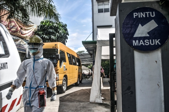 Bus Sekolah Jadi Armada Evakuasi Pasien Covid-19