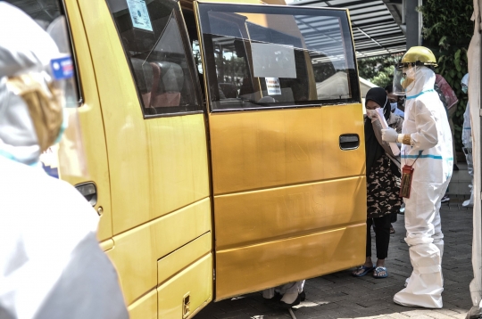 Bus Sekolah Jadi Armada Evakuasi Pasien Covid-19