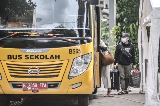 Bus Sekolah Jadi Armada Evakuasi Pasien Covid-19