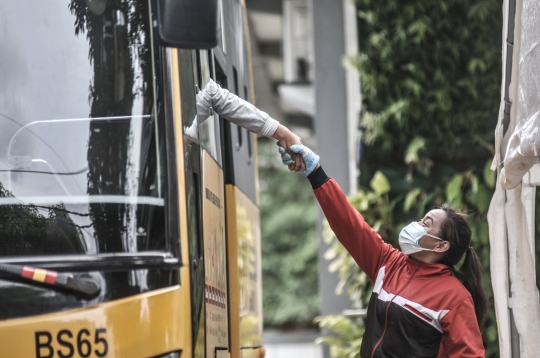 Bus Sekolah Jadi Armada Evakuasi Pasien Covid-19