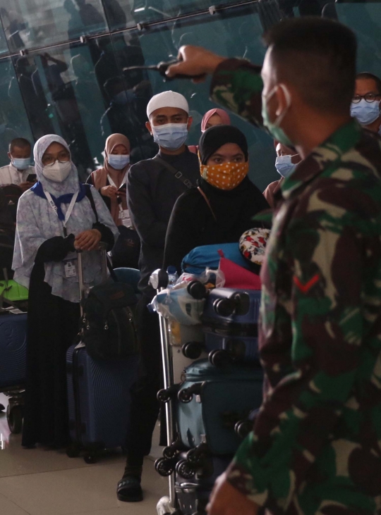 Tiba di Indonesia, Puluhan Jamah Umroh Langsung di Karantina