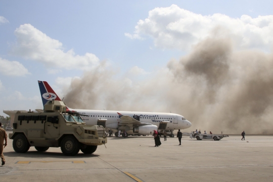 Ledakan Hantam Bandara Aden di Yaman