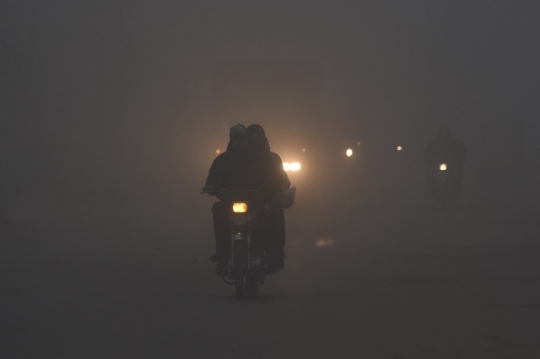 Kabut Tebal Selimuti Pakistan