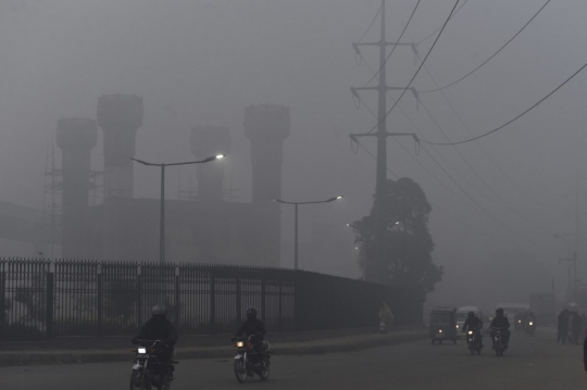 Kabut Tebal Selimuti Pakistan