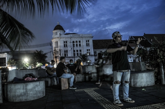 Sepinya Malam Tahun Baru di Kota Tua