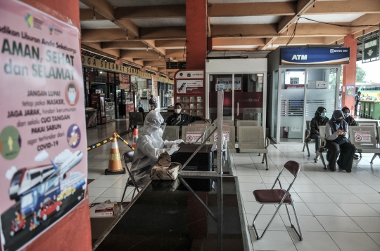 Tes Antigen Bagi Pendatang di Terminal Kampung Rambutan