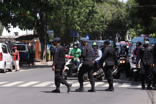 Ratusan Polisi Kawal Sidang Praperadilan Rizieq Syihab di PN Jaksel