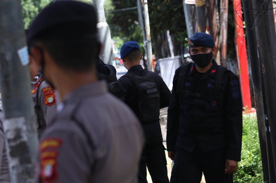 Ratusan Polisi Kawal Sidang Praperadilan Rizieq Syihab di PN Jaksel