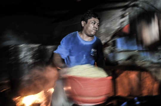 Geliat Pengrajin Tempe Ibu Kota Pasca Naiknya Harga Kedelai Impor