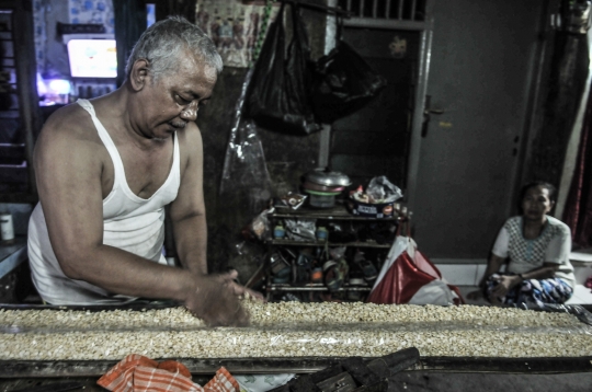 Geliat Pengrajin Tempe Ibu Kota Pasca Naiknya Harga Kedelai Impor