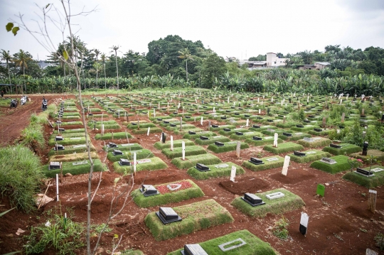 TPU Pondok Ranggon Penuh untuk Pemakaman Korban Covid-19