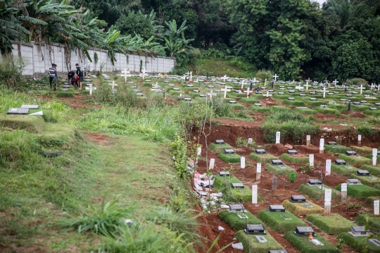 TPU Pondok Ranggon Penuh untuk Pemakaman Korban Covid-19