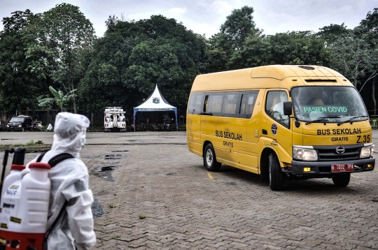 Melihat Dekontaminasi Sopir Pengantar Pasien Covid-19