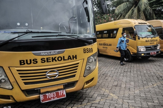 Melihat Dekontaminasi Sopir Pengantar Pasien Covid-19